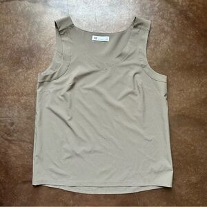 Fig- recycled polyester travel tank in green taupe women’s medium
